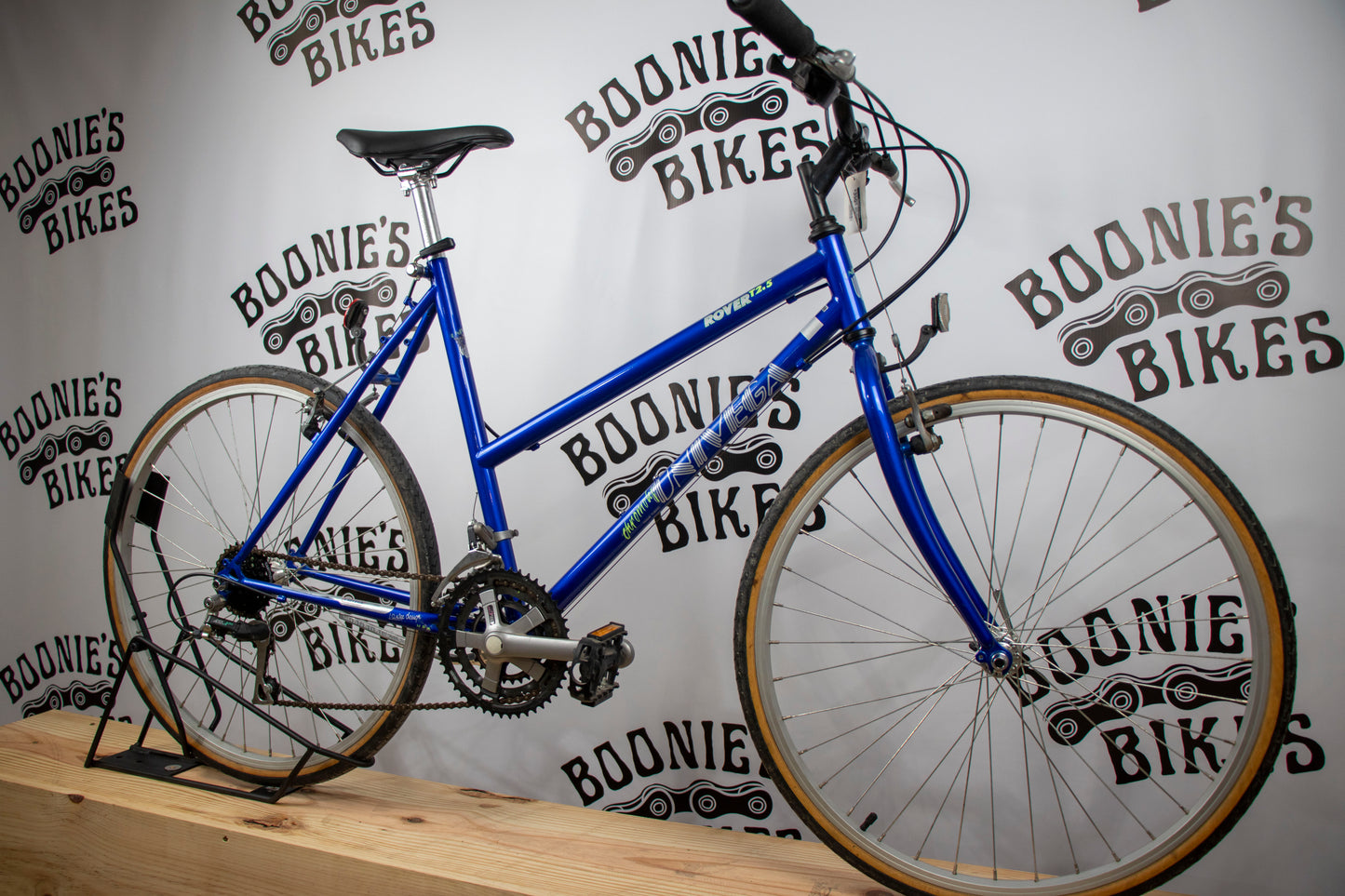 BOONIE'S REFURBISHED Univega Rover T2.5